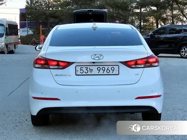 Hyundai Avante AD id 3706259 из Кореи 12