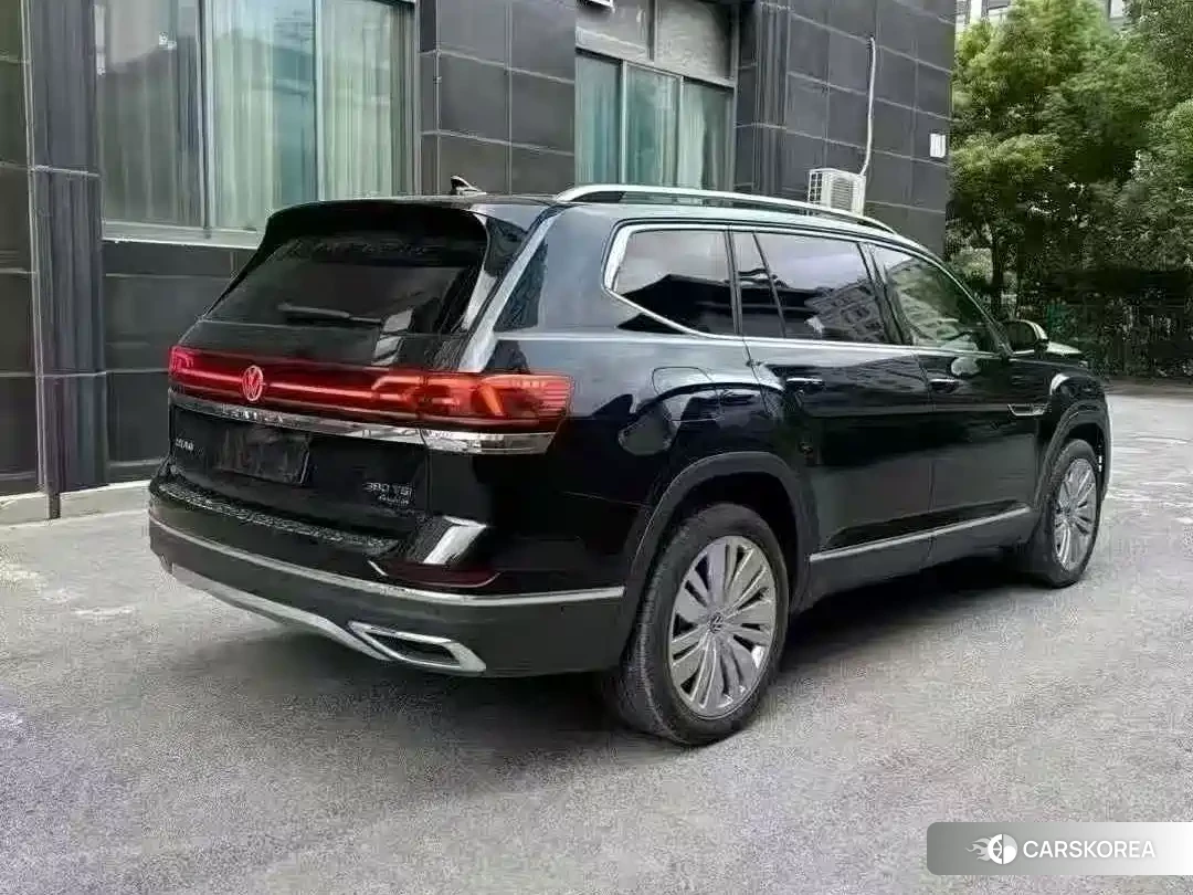 Volkswagen Touareg id 4629562 из Китая 7