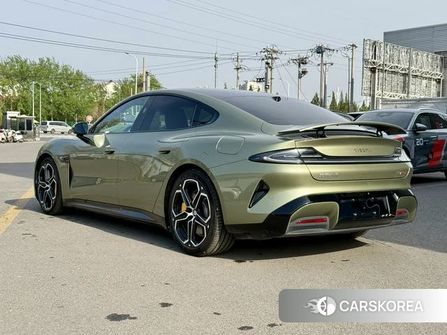 Xiaomi Car Xiaomi SU7 2024 Зеленый из Китая, фото 4
