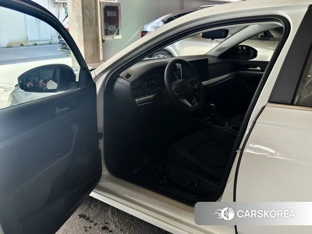 Volkswagen Lavida 2024 Белый из Китая, фото 4