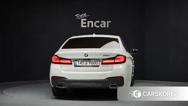 BMW 5 Series (G30) id 3788531 из Кореи 14