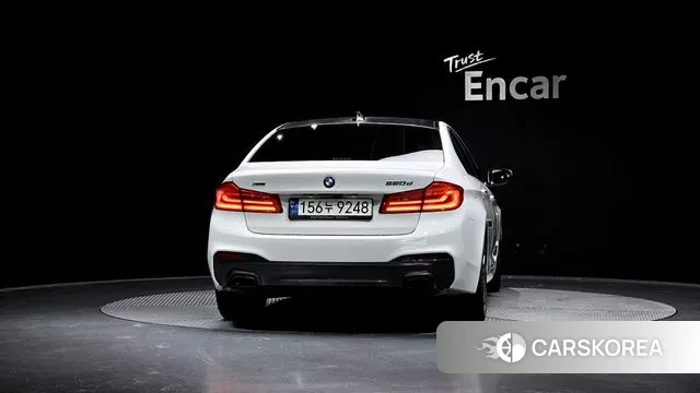 BMW 5 Series (G30) id 3233965 из Кореи 14