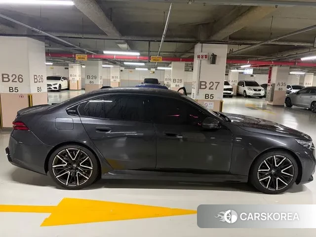 BMW M5 (G90) 2025 Серый из Кореи, фото 5