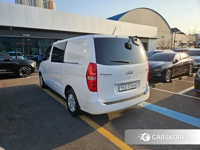 Hyundai The New Grand Starex id 3583110 из Кореи 14
