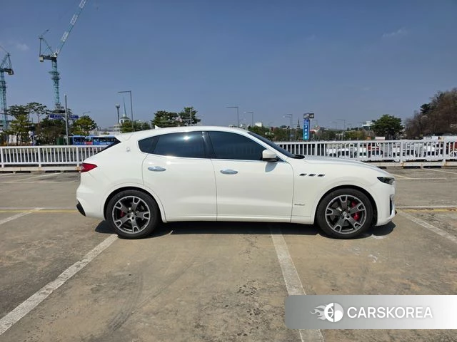 Maserati Levante id 3889331 из Кореи 14
