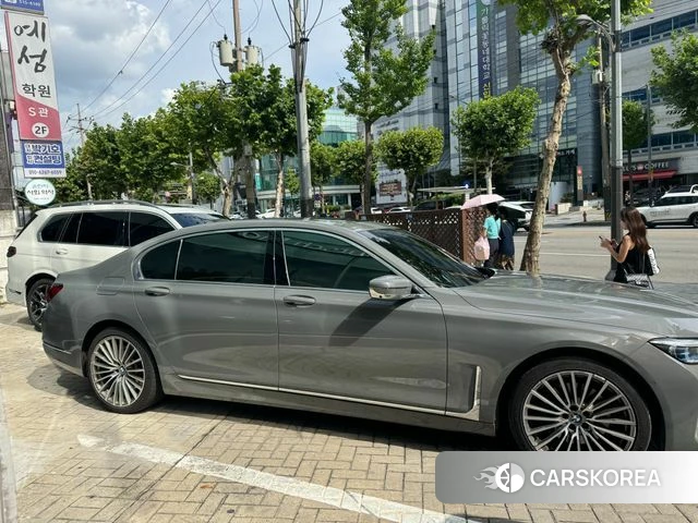 BMW 7 Series (G11) 2021 Серебристо-серый из Кореи, фото 4