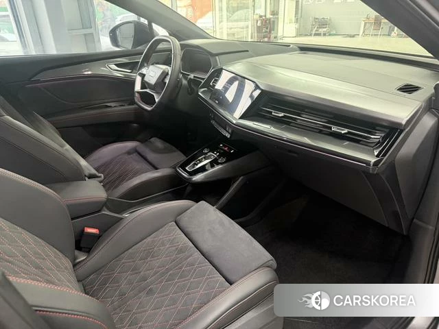 Audi Q5 e-tron id 4211133 из Китая 10