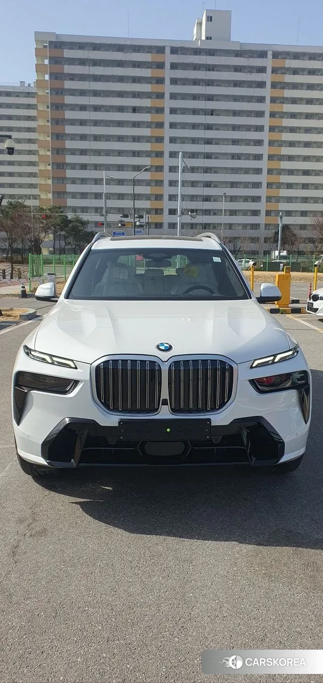 BMW X7 (G07) 2025 Белый из Кореи, фото 4