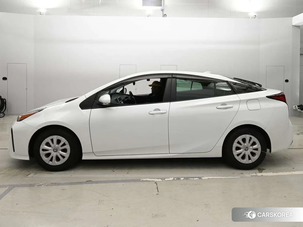 Toyota Prius 2021 из Японии, фото 4