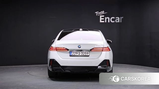 BMW 5 Series (G60) id 4432894 из Кореи 14