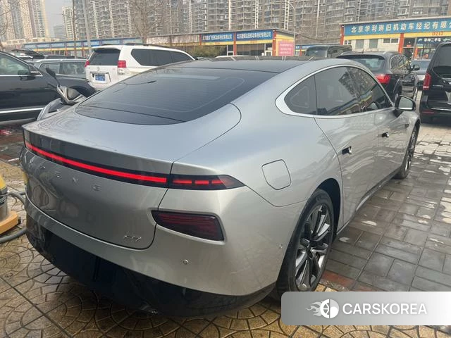 Xiaopeng Motors Xiaopeng P7 2022 Серебристо-серый из Китая, фото 4