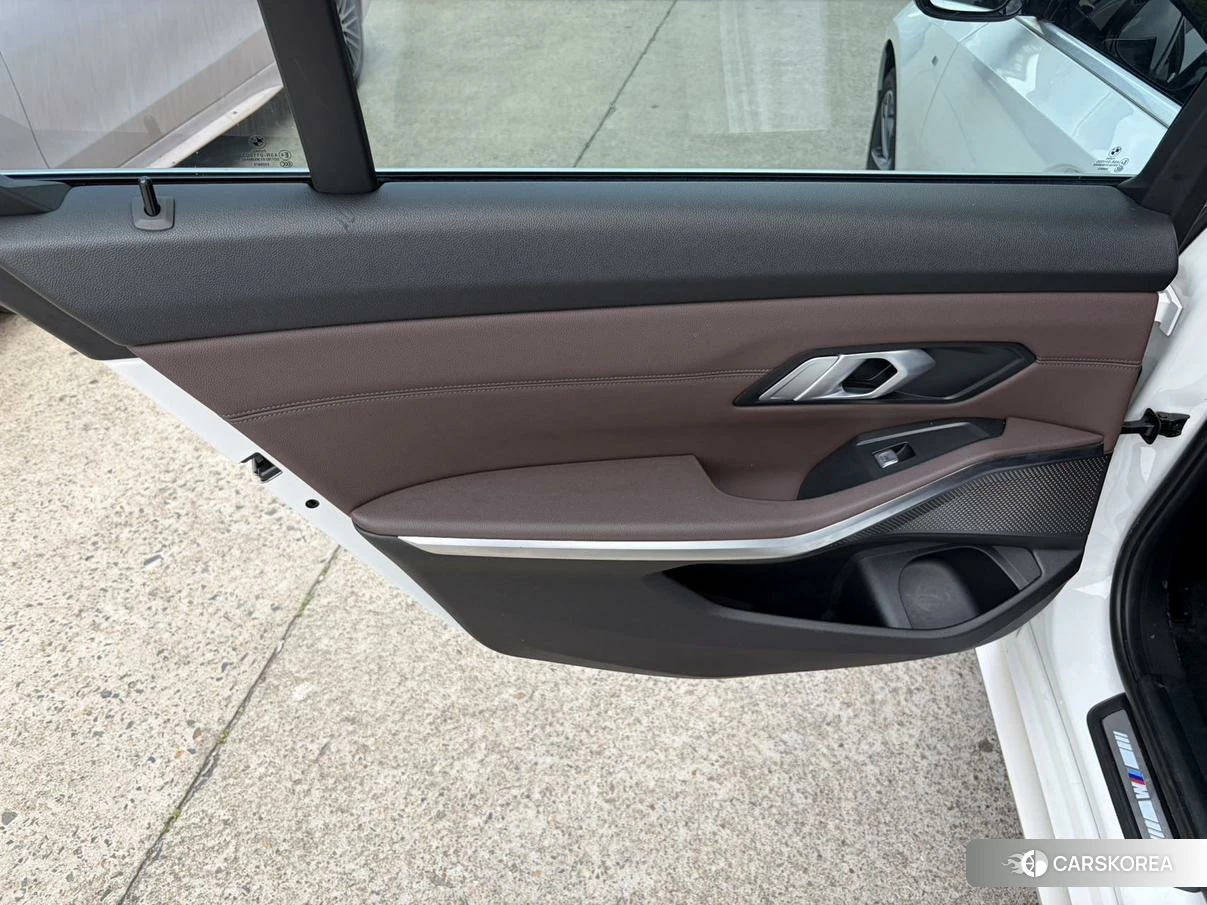 BMW 3 series id 4454285 из Китая 13