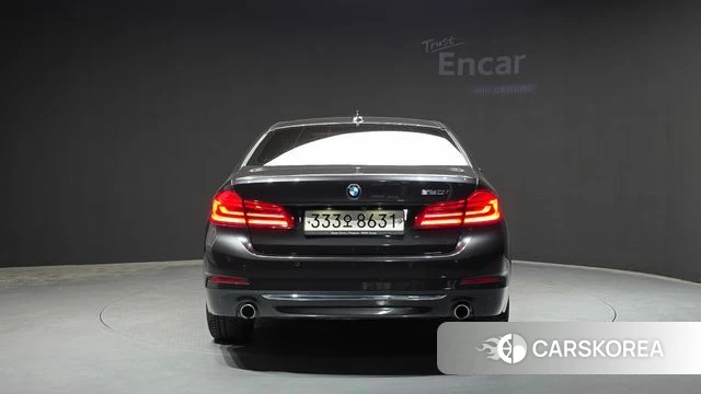BMW 5 Series (G30) id 4397296 из Кореи 26