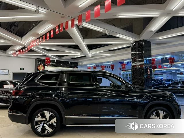 Volkswagen Tourang 2024 Черный из Китая, фото 4
