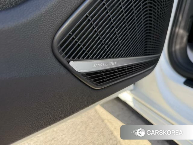 Audi A4L id 4275776 из Китая 16