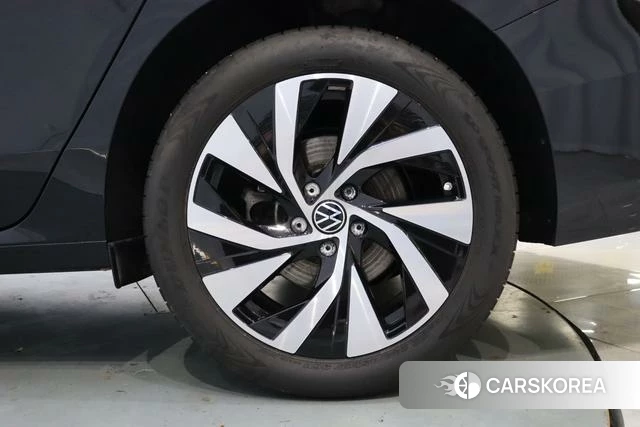 Volkswagen Passat id 4353461 из Китая 14