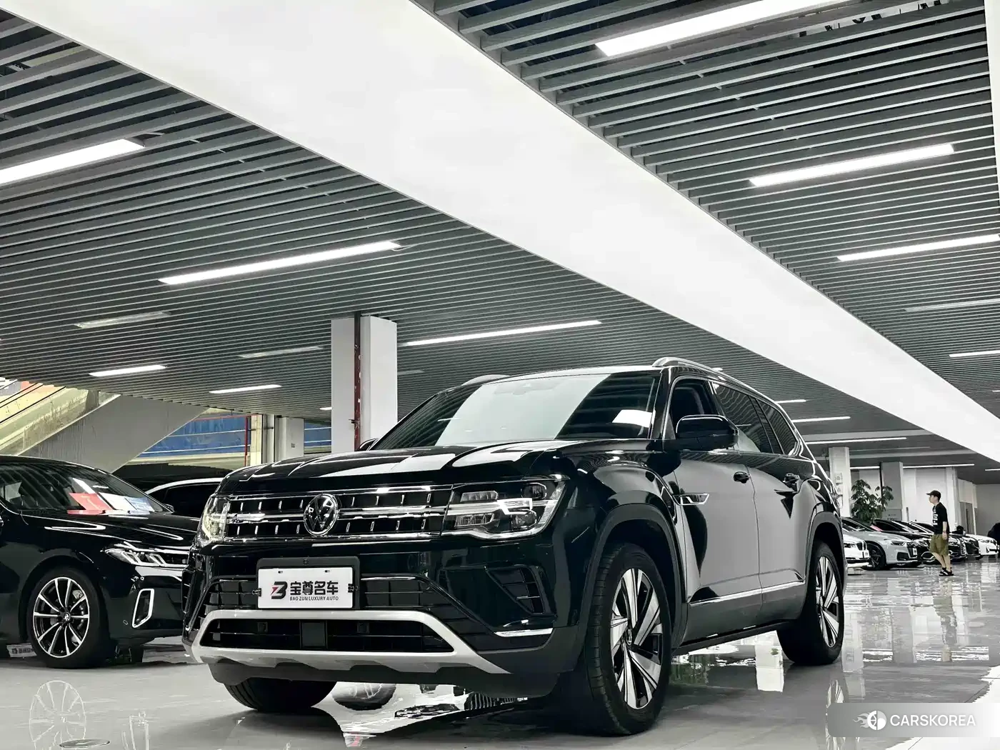 Volkswagen Touareg id 4583772 из Китая 11