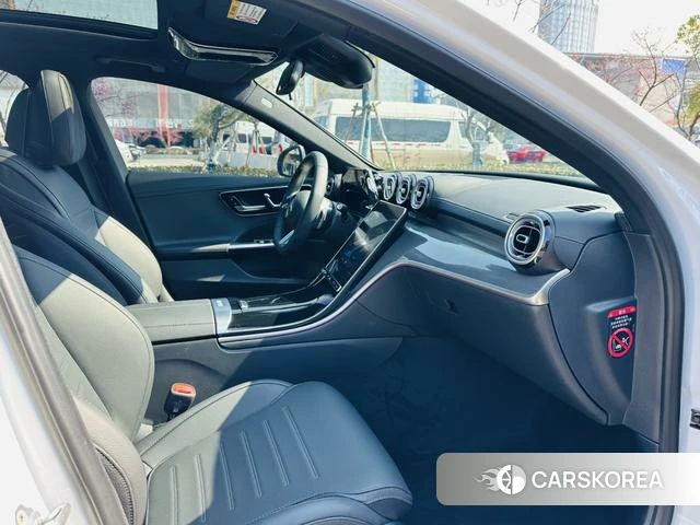 Mercedes-Benz Class C 2023 Белый из Китая, фото 4