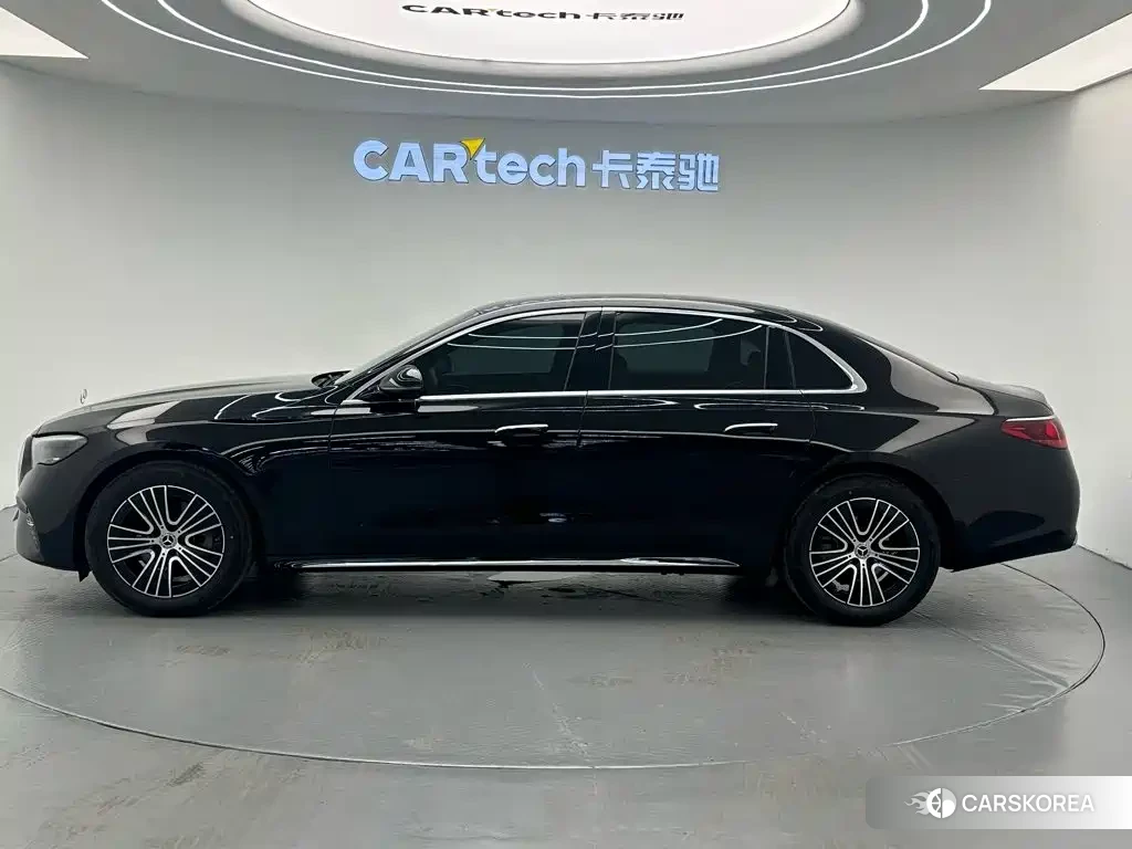 Mercedes-Benz E-Class 2026 Черный из Китая, фото 5