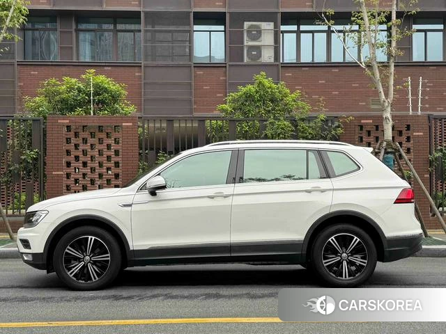 Volkswagen Tiguan L id 4261068 из Китая 12