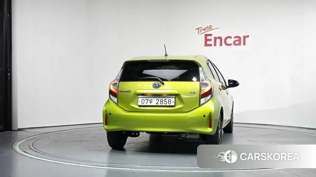 Toyota Prius C id 4760323 из Кореи 24