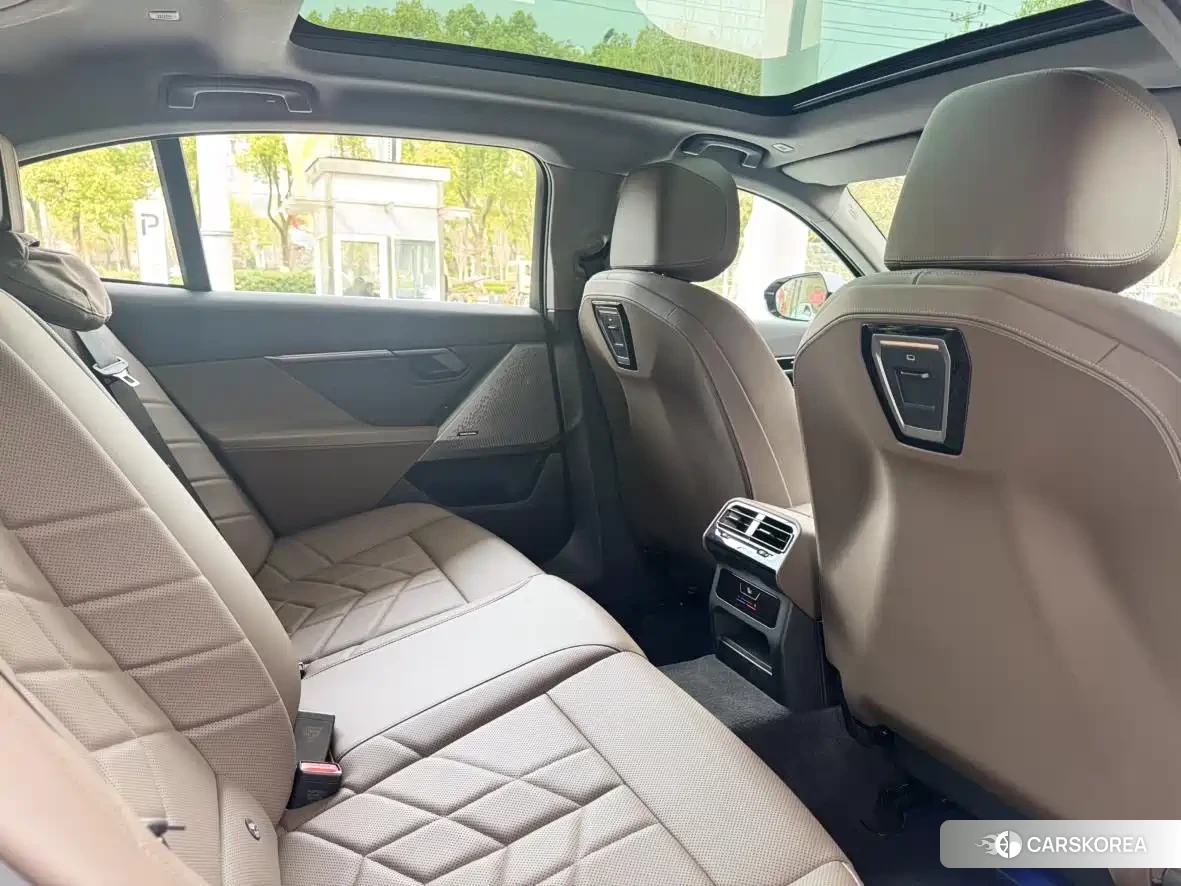 BMW 5 series id 4515477 из Китая 13