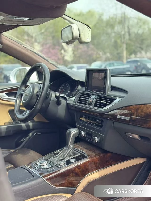 Audi A7 2018 Белый из Китая, фото 4