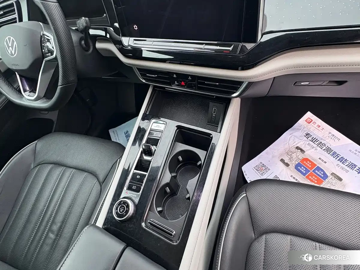 Volkswagen Touareg id 4629621 из Китая 11