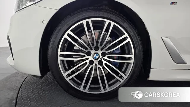 BMW 5 Series (G30) id 3616703 из Кореи 14