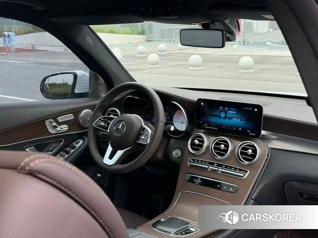 Mercedes-Benz GLC 2023 Белый из Китая, фото 4