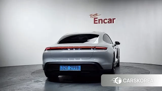 Porsche Taycan id 3670866 из Кореи 14