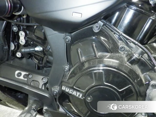 Engine photo