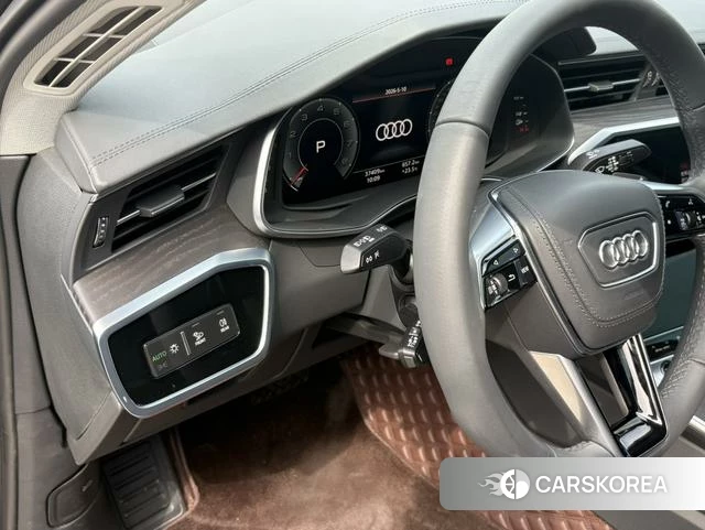 Audi A6L id 4299967 из Китая 10