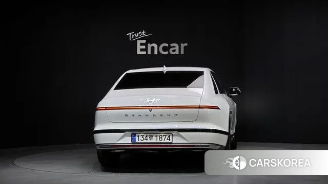 Hyundai Grandeur (GN7) id 3706695 из Кореи 14