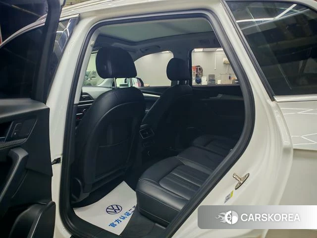 Audi Q5L 2020 Белый из Китая, фото 5