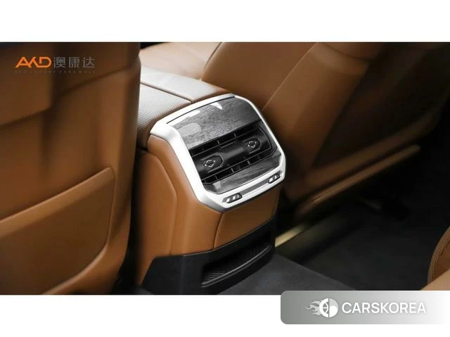 BMW 7 series 2025 Серебристо-серый из Китая, фото 4