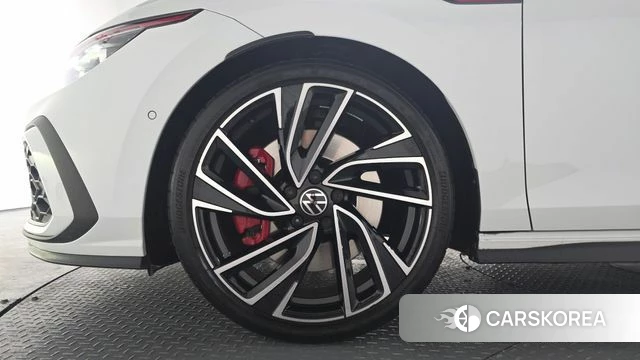 Volkswagen Golf 8th Generation id 3811504 из Кореи 14