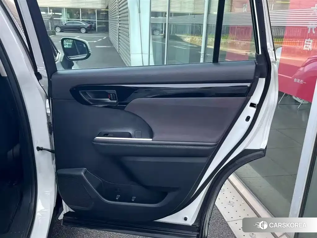 Toyota Highlander id 4538808 из Китая 15