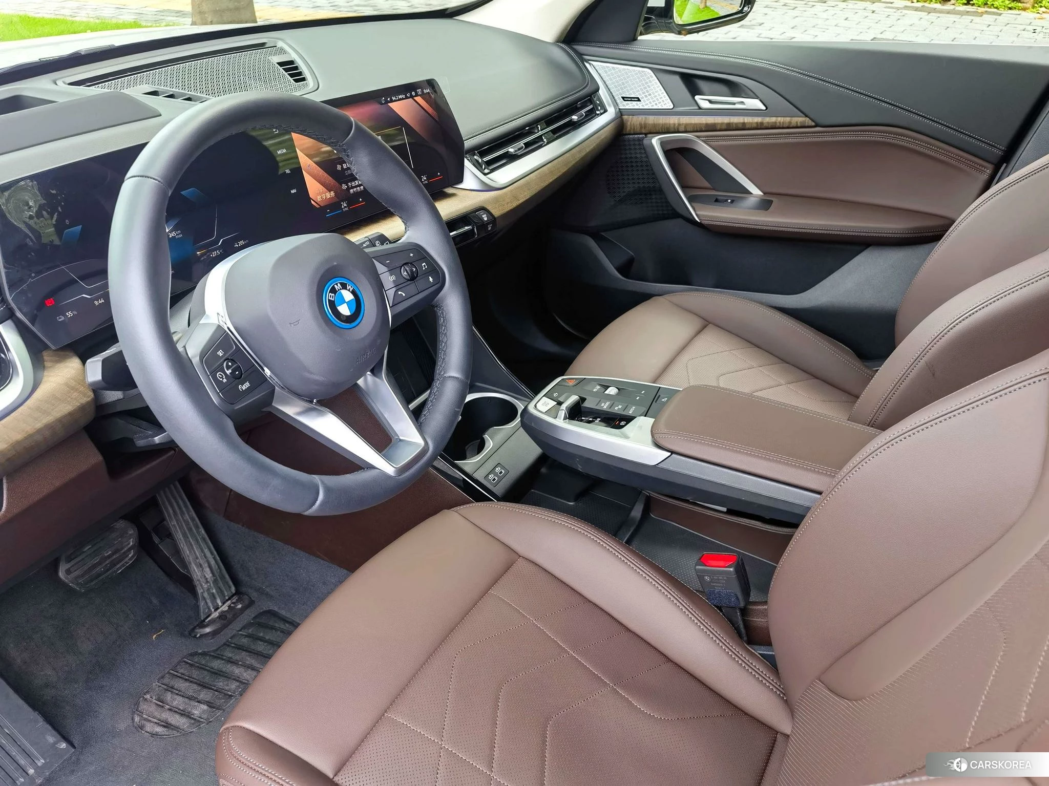BMW iX1 id 4420080 из Китая 11