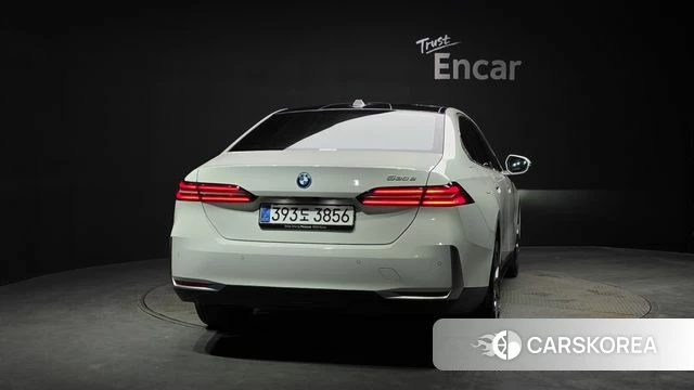 BMW 5 Series (G60) id 3817292 из Кореи 14