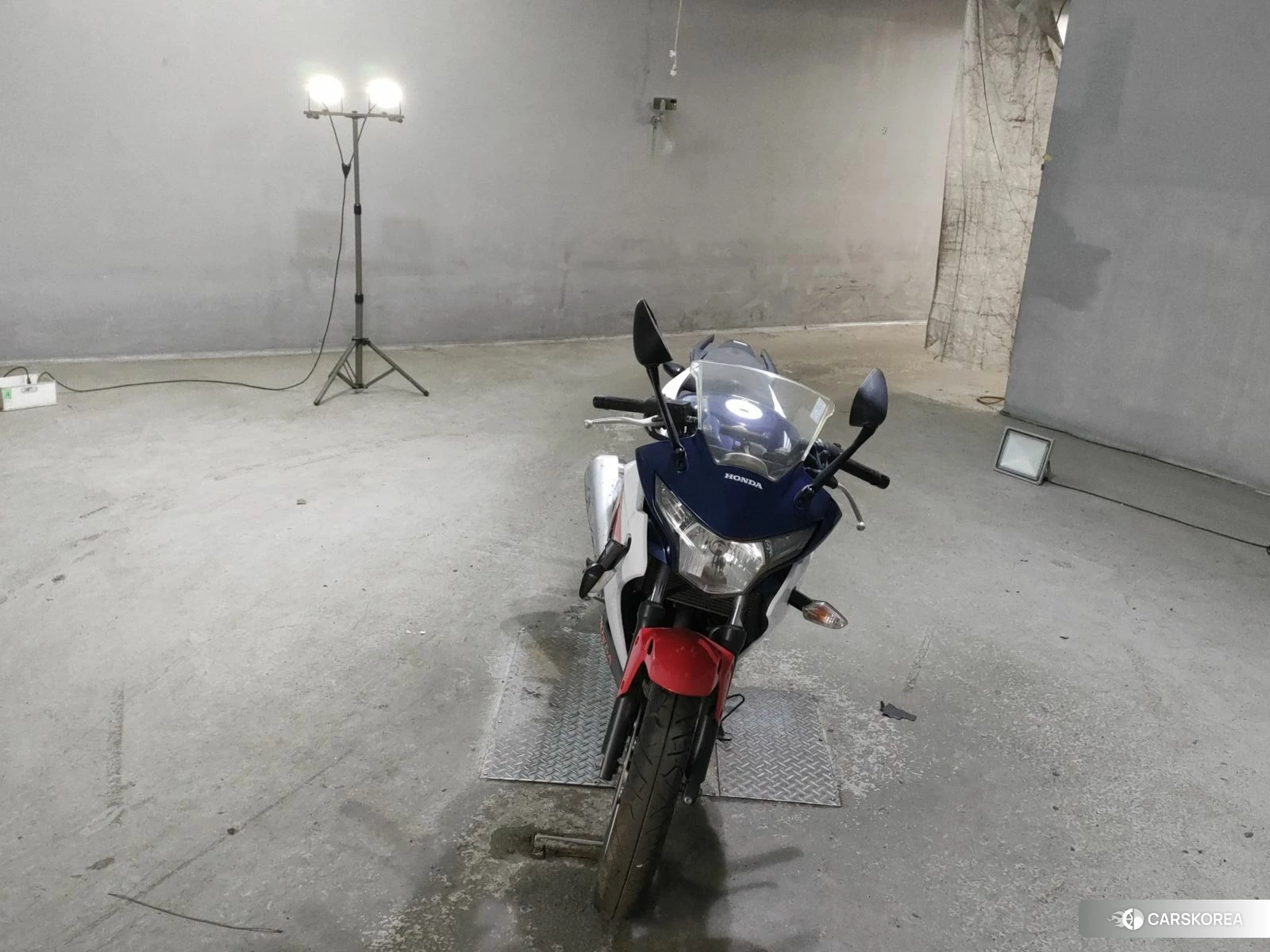 Проданный Honda CBR250R id 4008956 из Японии, фото 4