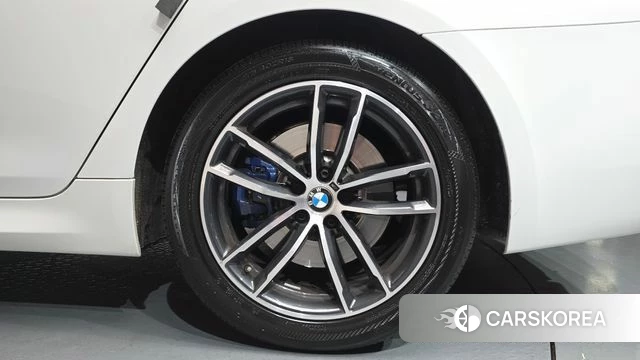 BMW 5 Series (G30) id 3826938 из Кореи 14