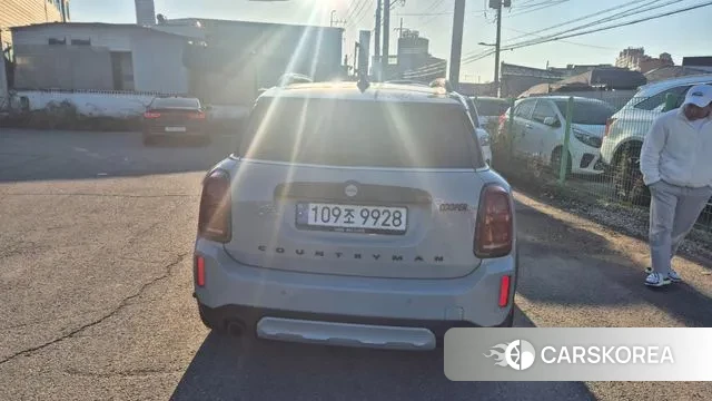 Mini Cooper S Countryman 2022 Светло-серебряный цвет из Кореи, фото 6