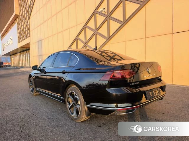 Volkswagen Magotan 2025 Черный из Китая, фото 6
