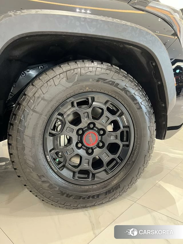 Toyota Sequoia 2024 Черный из Китая, фото 6