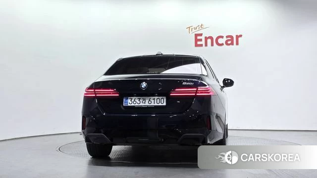 BMW 5 Series (G60) id 3891035 из Кореи 14