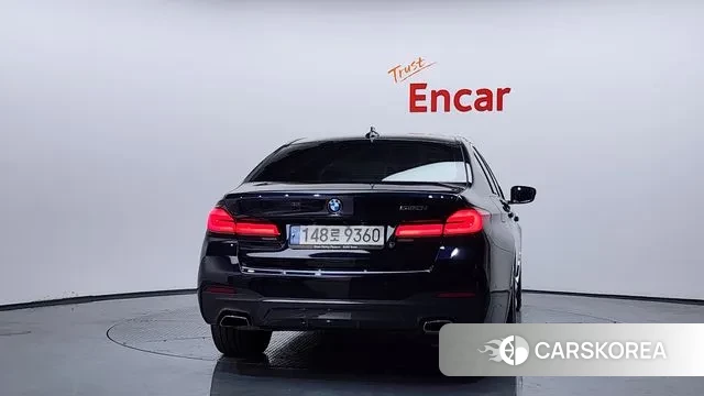 BMW 5 Series (G30) id 3317646 из Кореи 14