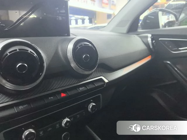Audi Q2L id 4265943 из Китая 8