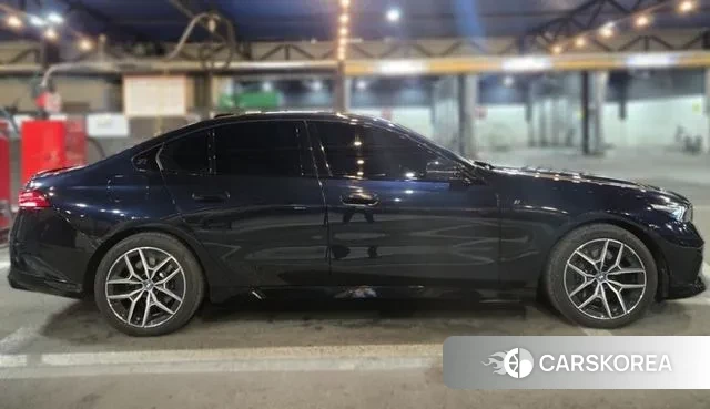 BMW i5 (G60) 2023 Черный из Кореи, фото 4