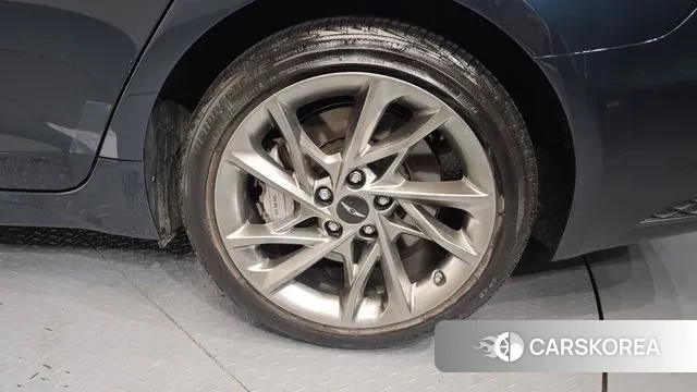 Genesis The New G70 id 3634121 из Кореи 14